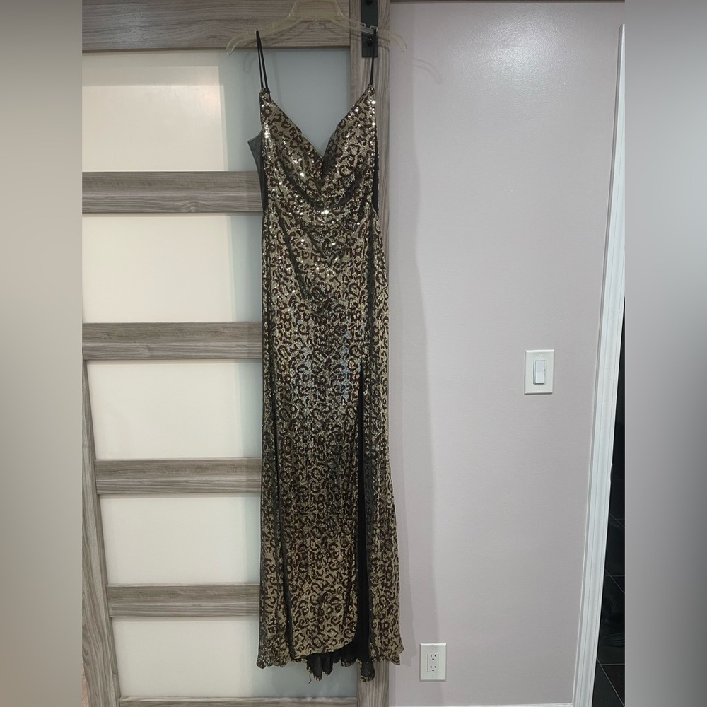 Elegant Leopard Print Maxi Dress